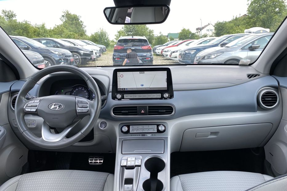 Продам Hyundai Kona 64кВт Проекція Підігрів сидінь 2020 года в Львове