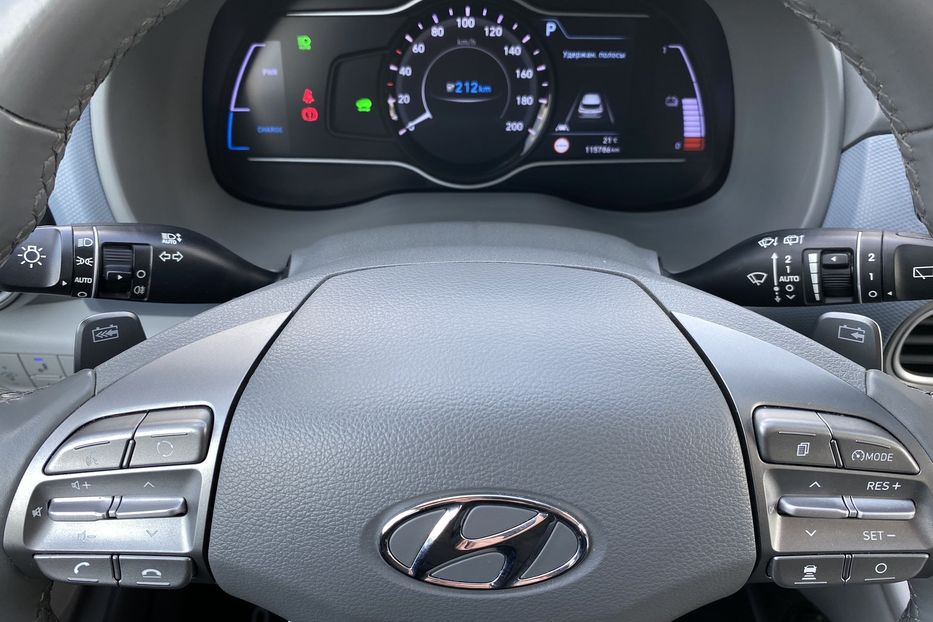 Продам Hyundai Kona 64кВт Проекція Підігрів сидінь 2020 года в Львове