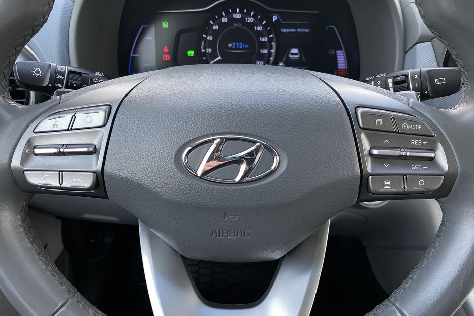 Продам Hyundai Kona 64кВт Проекція Підігрів сидінь 2020 года в Львове