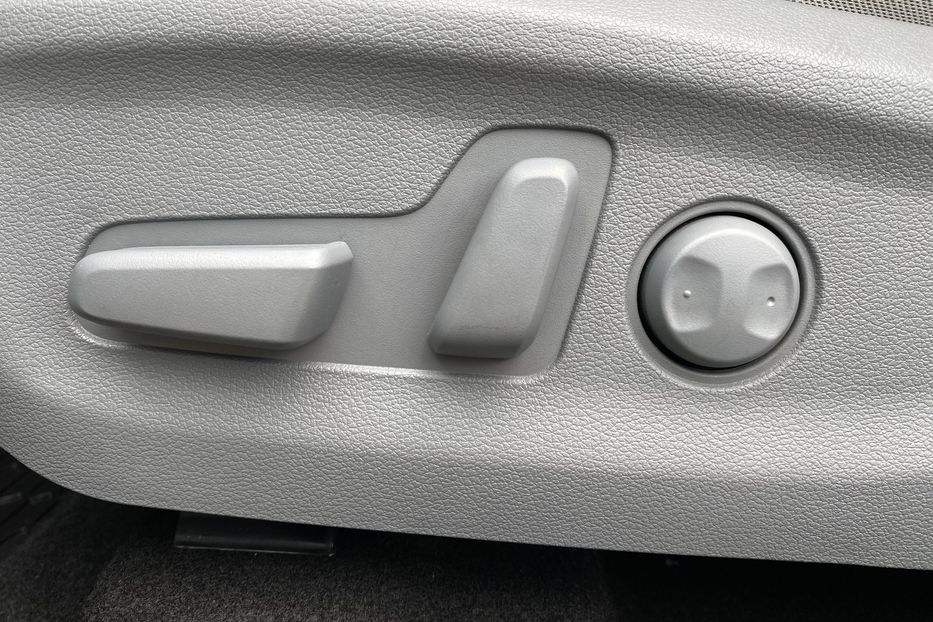 Продам Hyundai Kona 64кВт Проекція Підігрів сидінь 2020 года в Львове