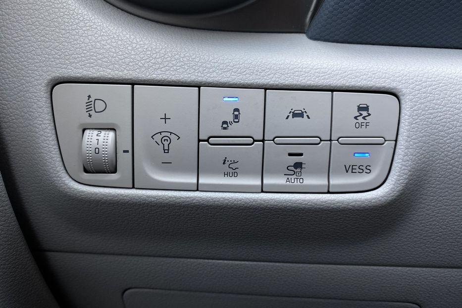 Продам Hyundai Kona 64кВт Проекція Підігрів сидінь 2020 года в Львове