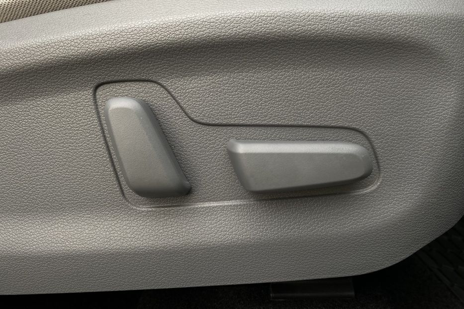 Продам Hyundai Kona 64кВт Проекція Підігрів сидінь 2020 года в Львове