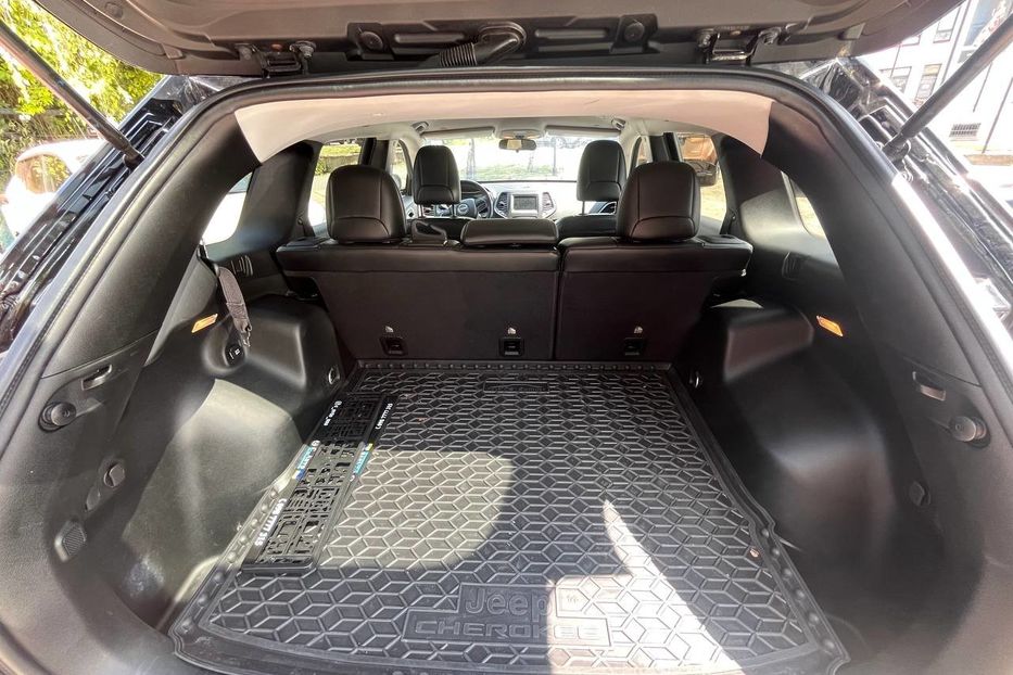 Продам Jeep Cherokee 2018 года в Черновцах