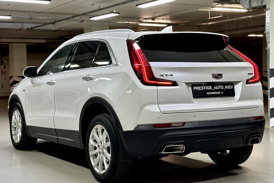 Продам Cadillac XTS XT4 2022 года в Киеве