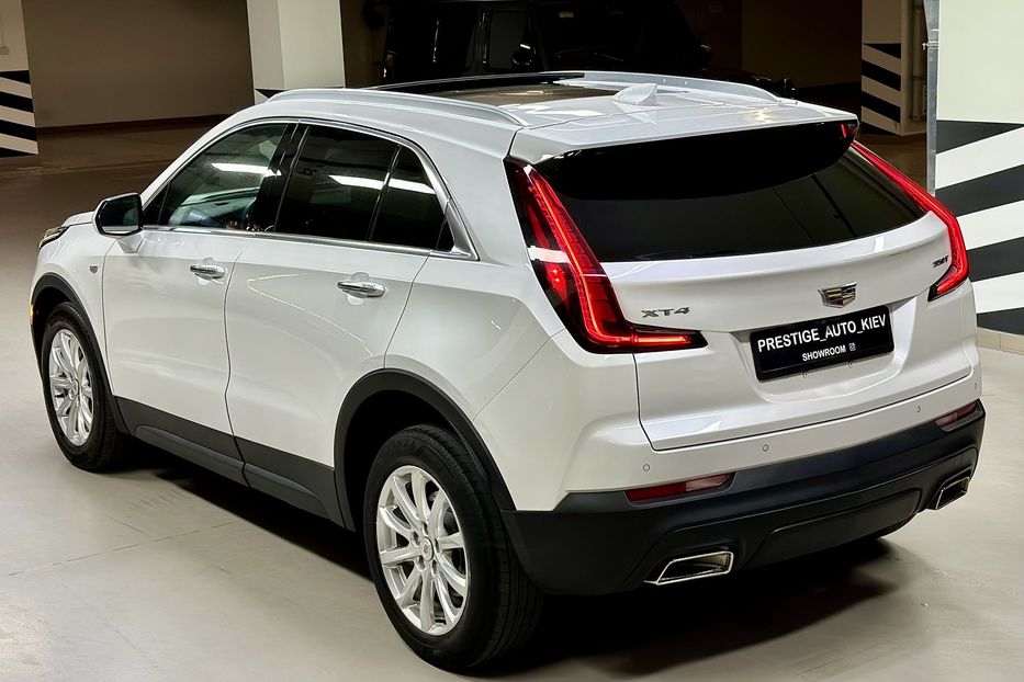 Продам Cadillac XTS XT4 2022 года в Киеве