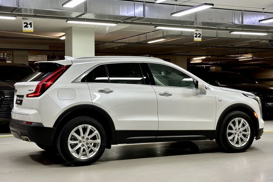 Продам Cadillac XTS XT4 2022 года в Киеве