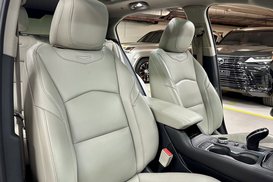 Продам Cadillac XTS XT4 2022 года в Киеве