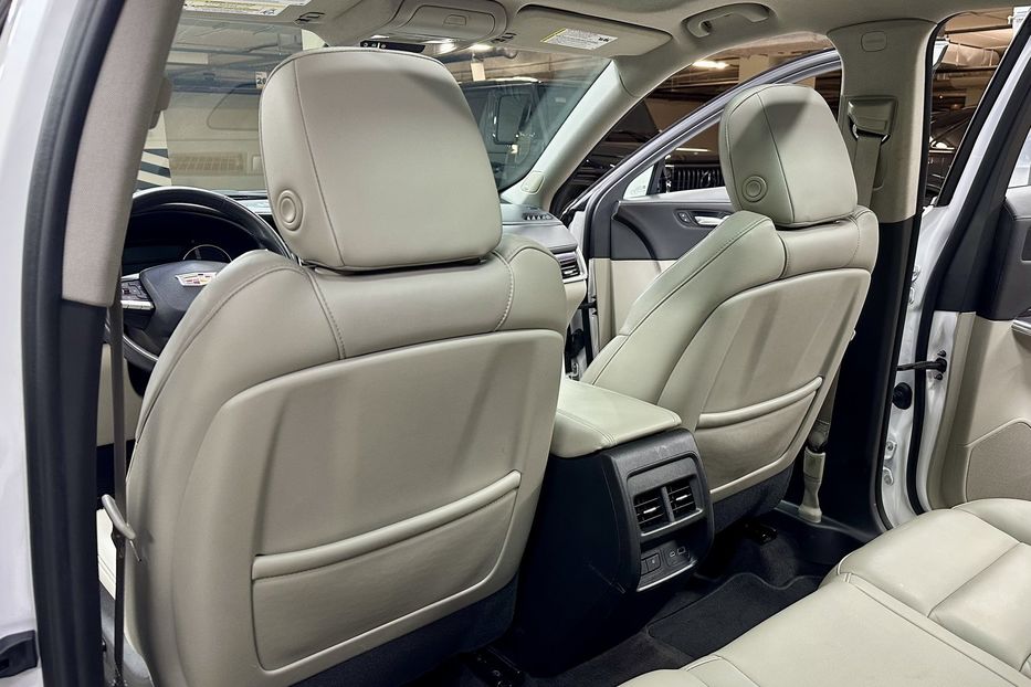 Продам Cadillac XTS XT4 2022 года в Киеве