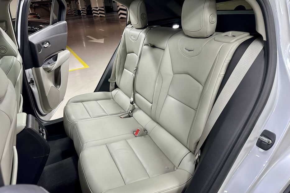 Продам Cadillac XTS XT4 2022 года в Киеве