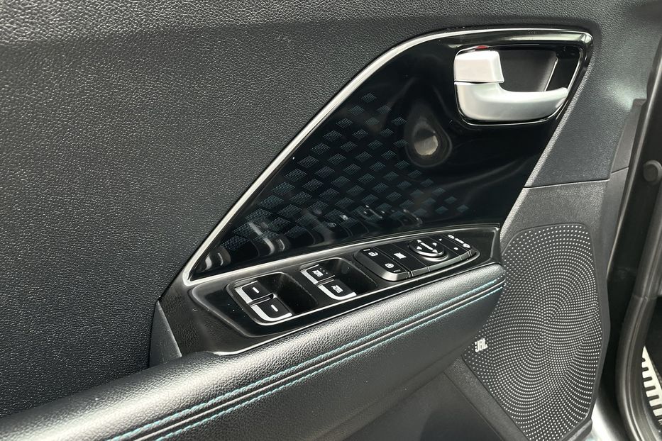 Продам Kia Niro 64 kw PREMIUM  2021 года в Львове