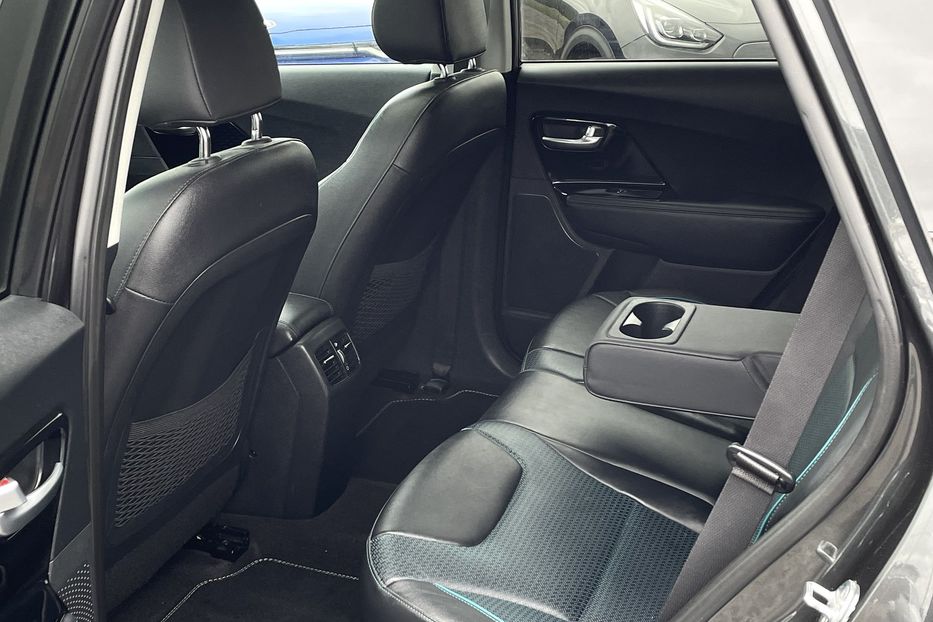Продам Kia Niro 64 kw PREMIUM  2021 года в Львове