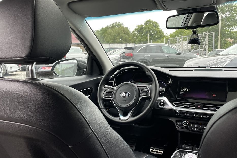 Продам Kia Niro 64 kw PREMIUM  2021 года в Львове