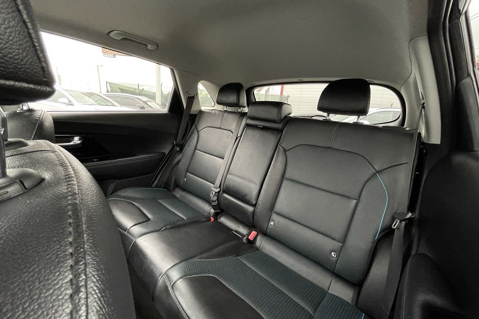 Продам Kia Niro 64 kw PREMIUM  2021 года в Львове