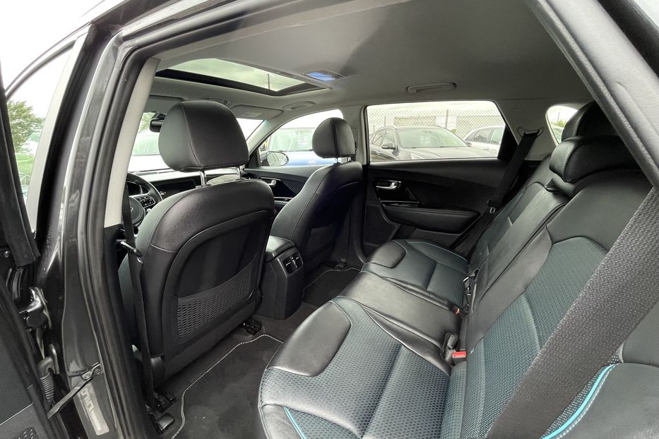 Продам Kia Niro 64 kw PREMIUM  2021 года в Львове