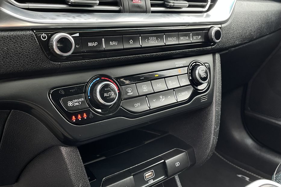Продам Kia Niro 64 kw PREMIUM  2021 года в Львове