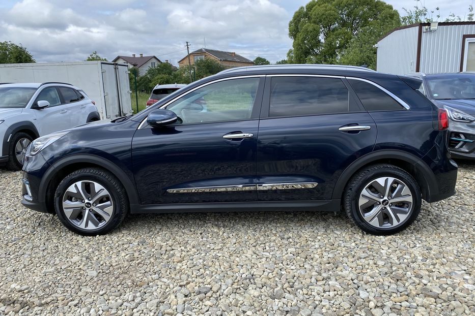 Продам Kia Niro 64 kWh Макс. комплектація 2020 года в Львове