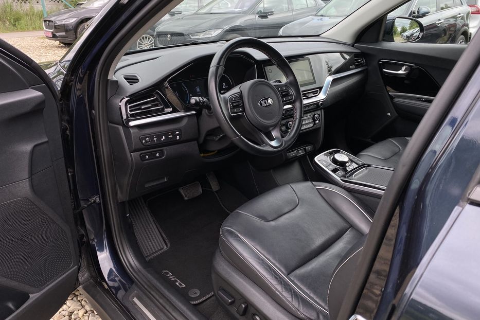 Продам Kia Niro 64 kWh Макс. комплектація 2020 года в Львове