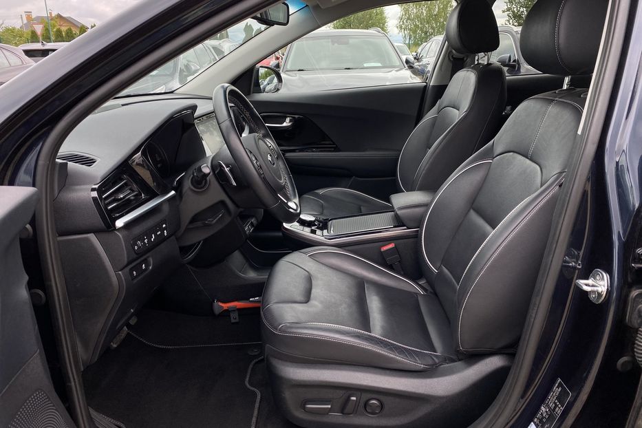 Продам Kia Niro 64 kWh Макс. комплектація 2020 года в Львове