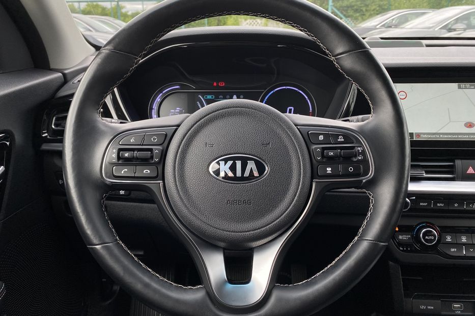 Продам Kia Niro 64 kWh Макс. комплектація 2020 года в Львове