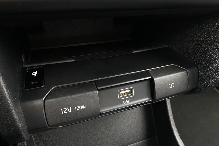 Продам Kia Niro 64 kWh Макс. комплектація 2020 года в Львове