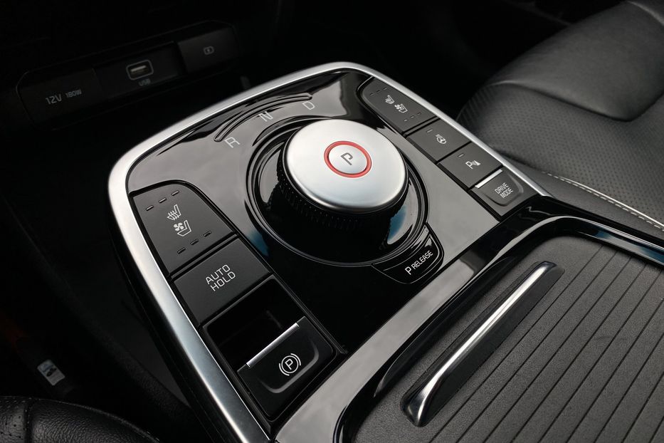 Продам Kia Niro 64 kWh Макс. комплектація 2020 года в Львове