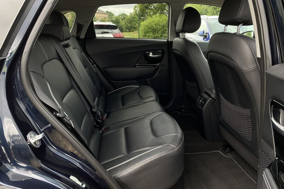 Продам Kia Niro 64 kWh Макс. комплектація 2020 года в Львове