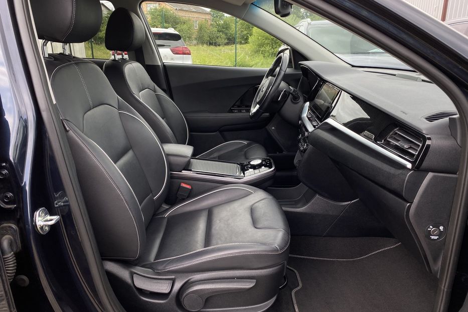 Продам Kia Niro 64 kWh Макс. комплектація 2020 года в Львове