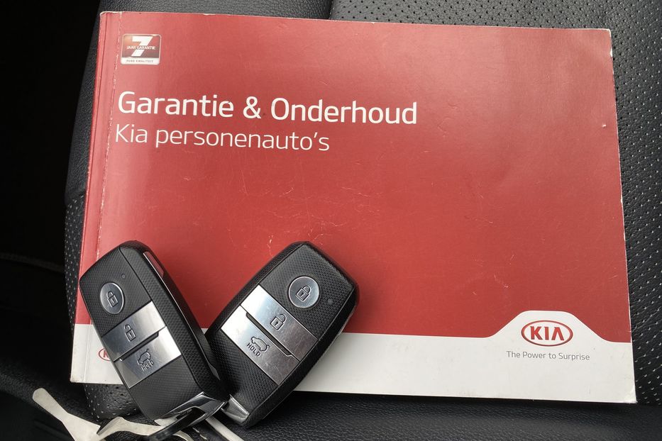 Продам Kia Niro 64 kWh Макс. комплектація 2020 года в Львове