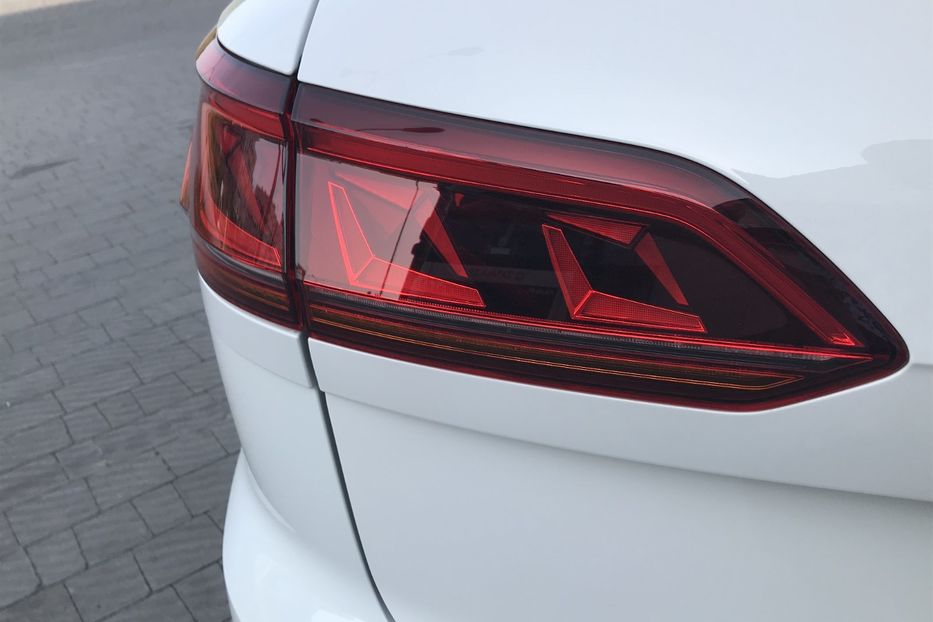 Продам Volkswagen Touareg R-LINE WEBASTO PANORAMA 210KW 2019 года в Львове