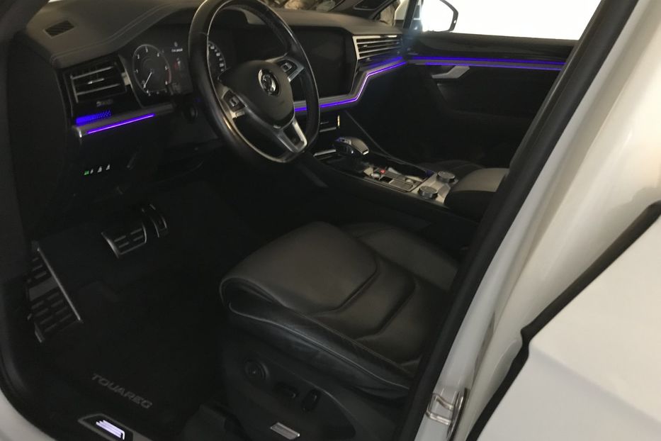 Продам Volkswagen Touareg R-LINE WEBASTO PANORAMA 210KW 2019 года в Львове