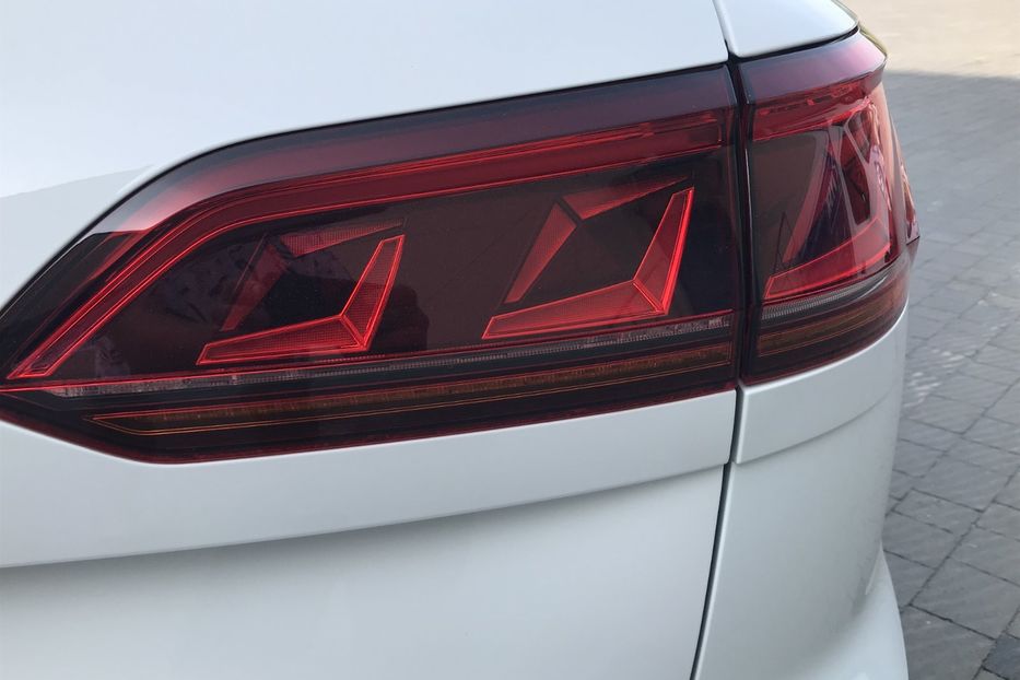 Продам Volkswagen Touareg R-LINE WEBASTO PANORAMA 210KW 2019 года в Львове