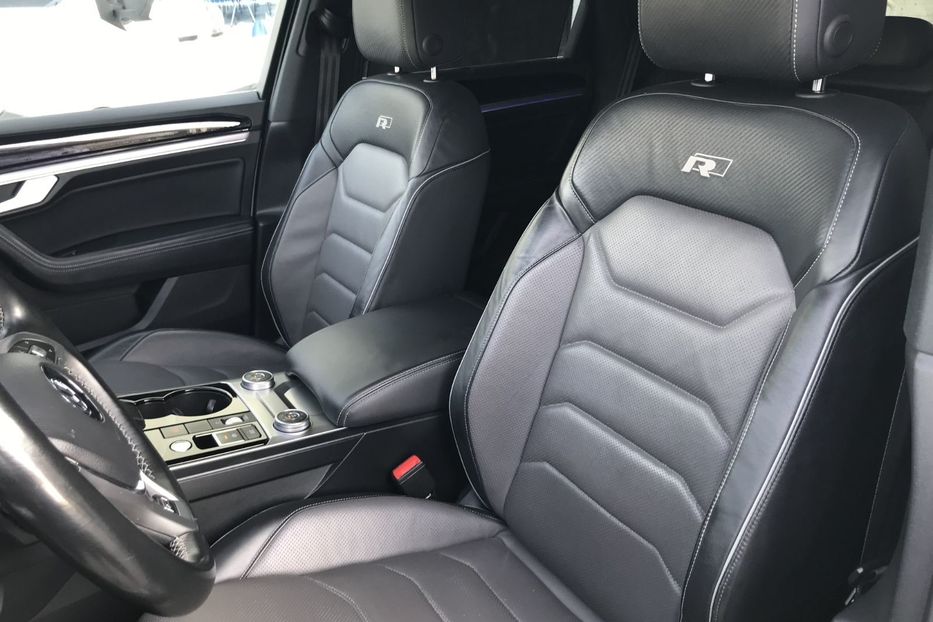 Продам Volkswagen Touareg R-LINE WEBASTO PANORAMA 210KW 2019 года в Львове