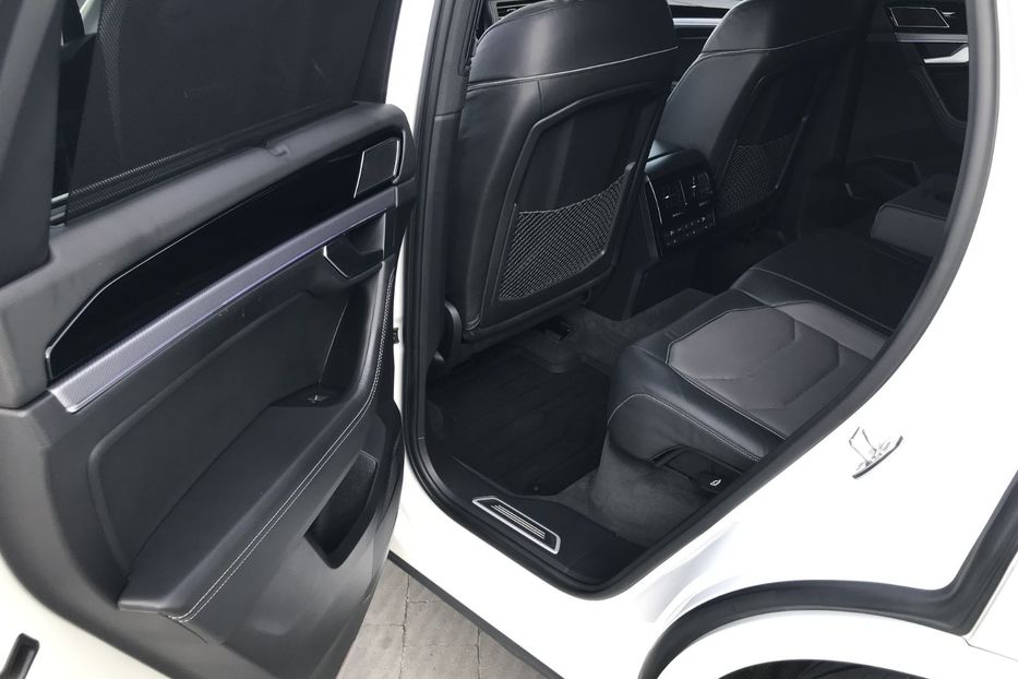 Продам Volkswagen Touareg R-LINE WEBASTO PANORAMA 210KW 2019 года в Львове