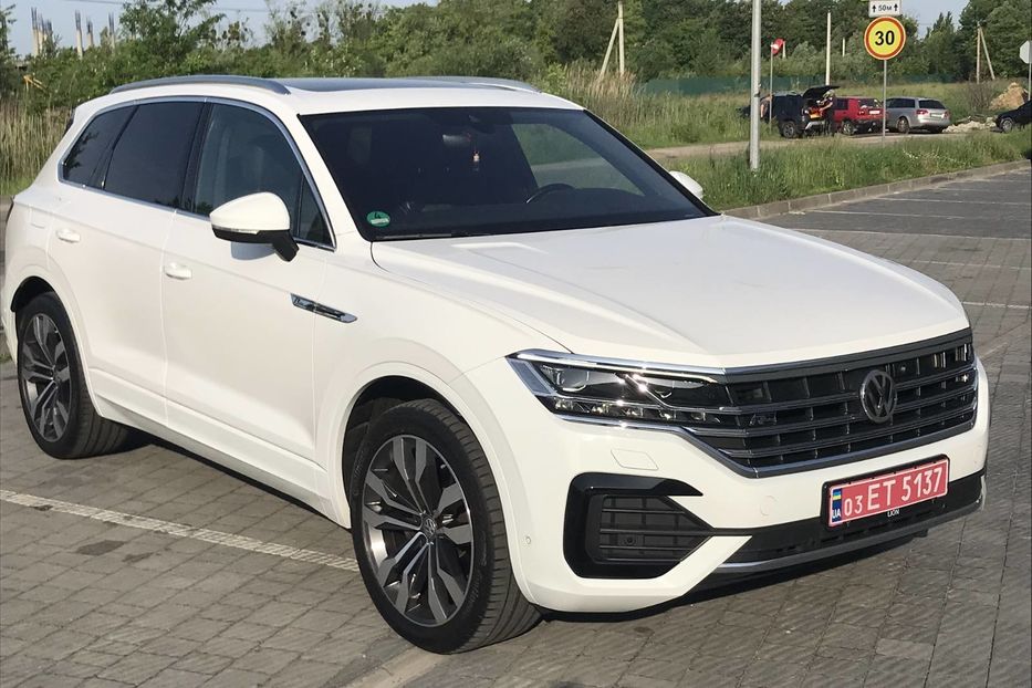 Продам Volkswagen Touareg R-LINE WEBASTO PANORAMA 210KW 2019 года в Львове