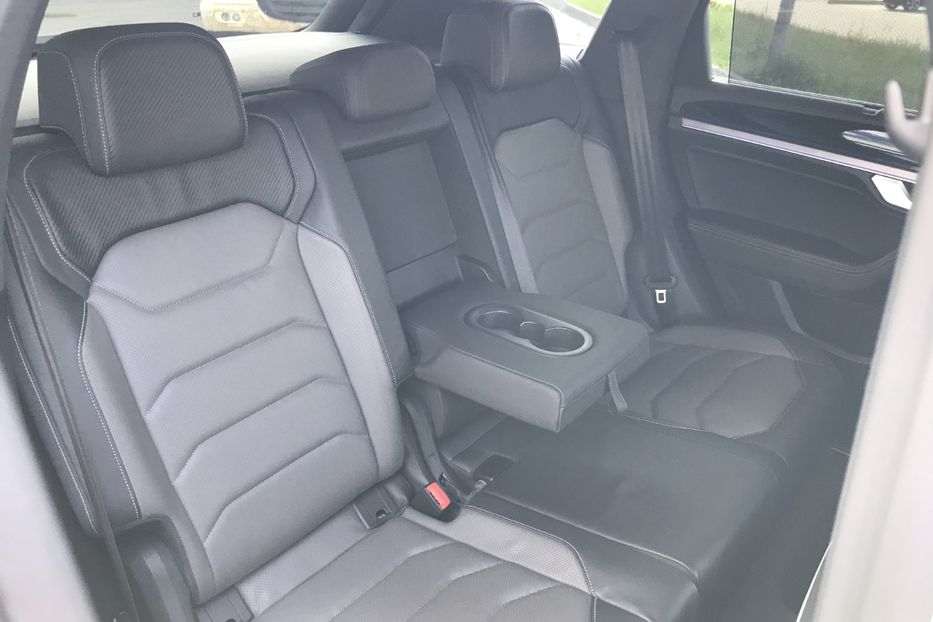Продам Volkswagen Touareg R-LINE WEBASTO PANORAMA 210KW 2019 года в Львове