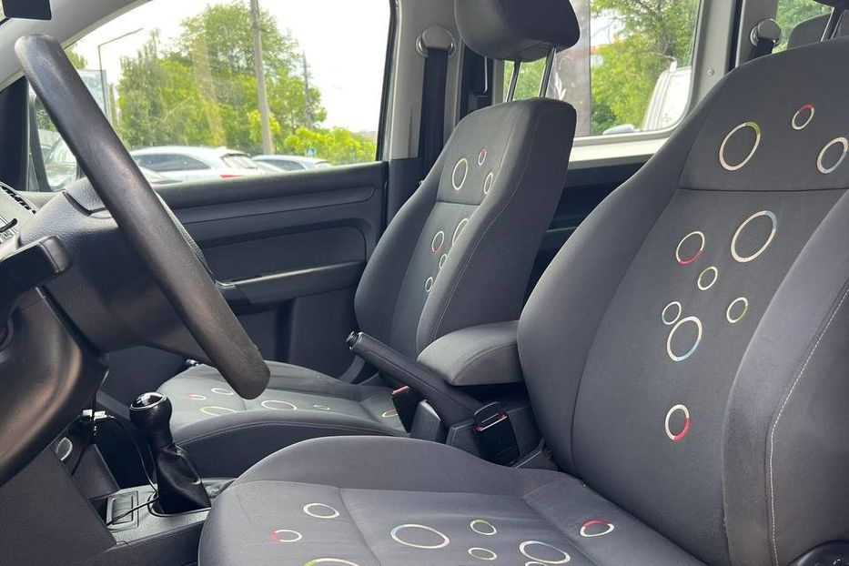 Продам Volkswagen Caddy пасс. 2011 года в Черновцах