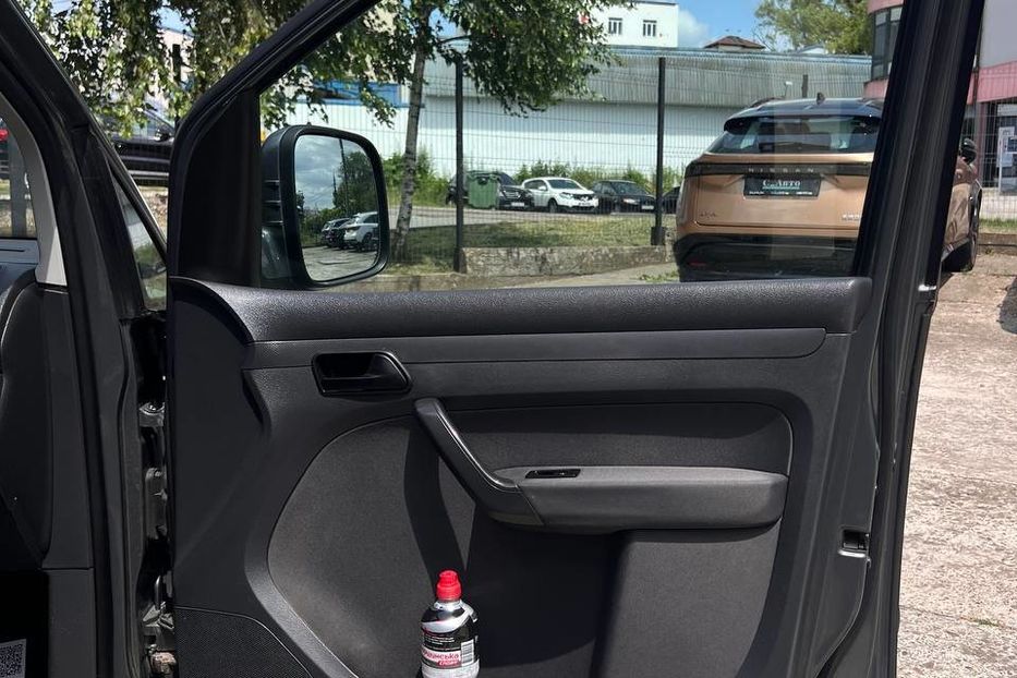 Продам Volkswagen Caddy пасс. 2011 года в Черновцах