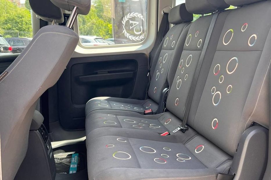 Продам Volkswagen Caddy пасс. 2011 года в Черновцах