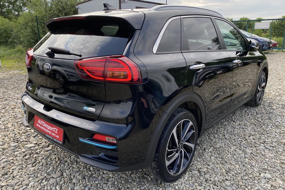 Продам Kia Niro 64 kWh Макс. комплектація 2020 года в Львове
