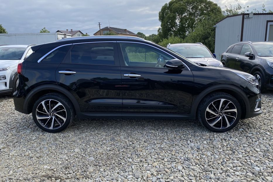 Продам Kia Niro 64 kWh Макс. комплектація 2020 года в Львове