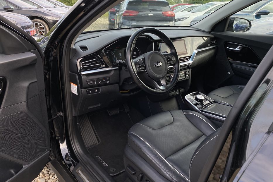 Продам Kia Niro 64 kWh Макс. комплектація 2020 года в Львове