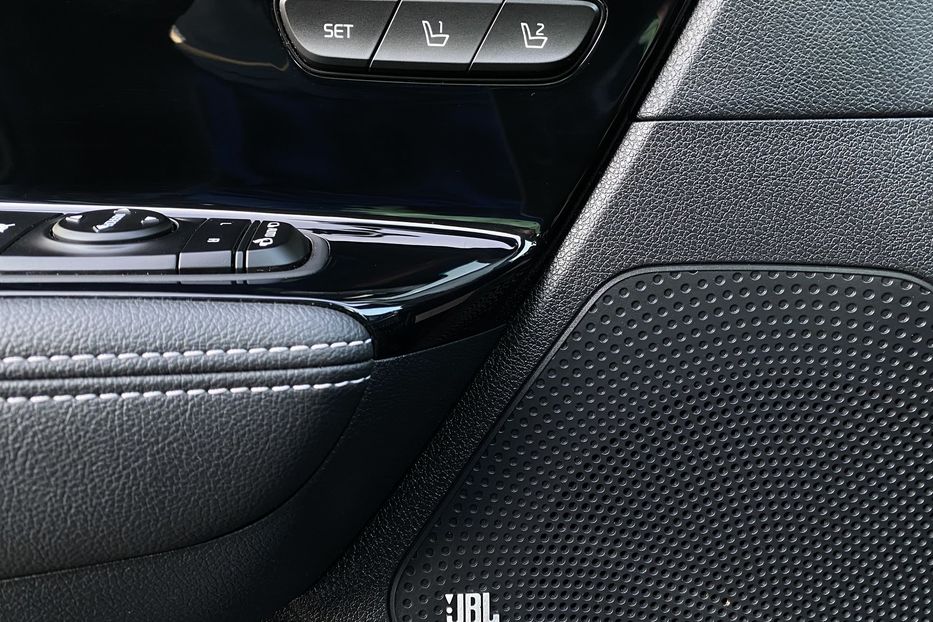 Продам Kia Niro 64 kWh Макс. комплектація 2020 года в Львове