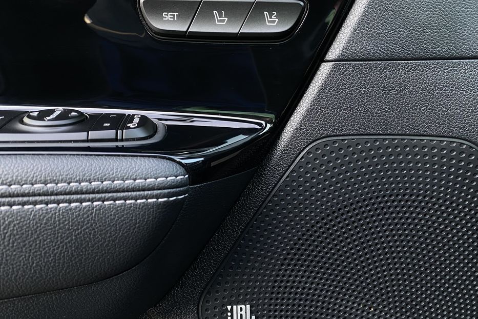 Продам Kia Niro 64 kWh Макс. комплектація 2020 года в Львове