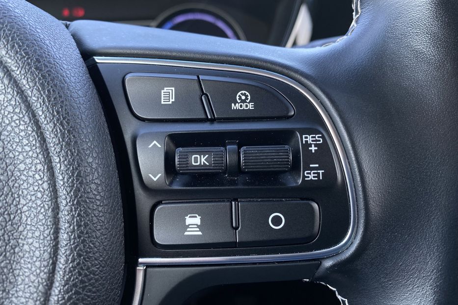 Продам Kia Niro 64 kWh Макс. комплектація 2020 года в Львове