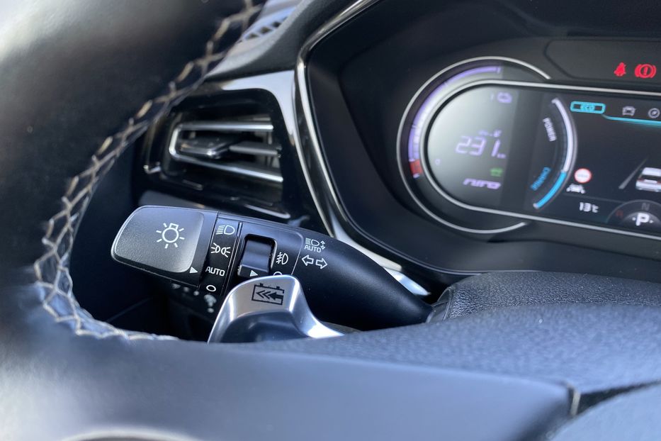 Продам Kia Niro 64 kWh Макс. комплектація 2020 года в Львове