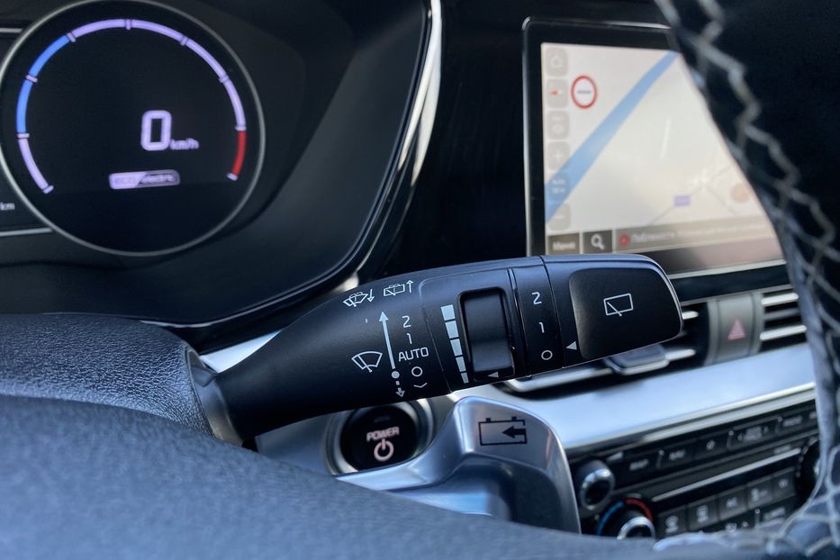 Продам Kia Niro 64 kWh Макс. комплектація 2020 года в Львове