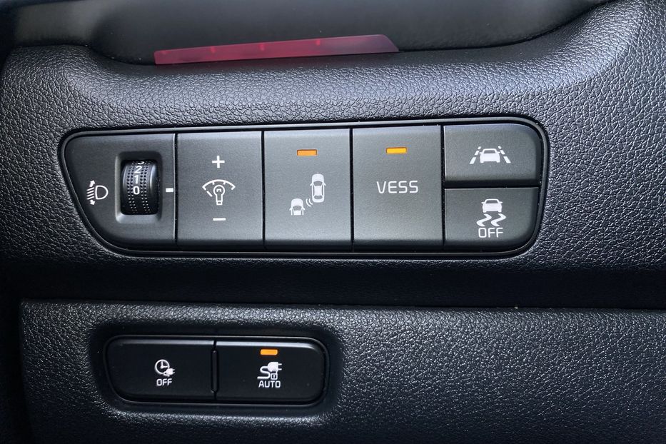 Продам Kia Niro 64 kWh Макс. комплектація 2020 года в Львове