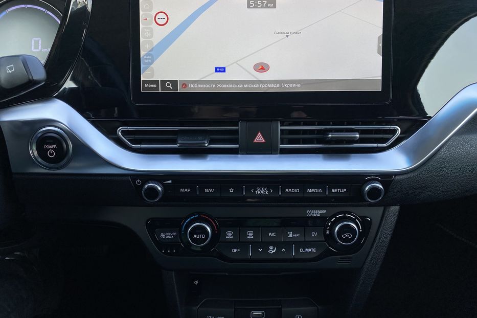 Продам Kia Niro 64 kWh Макс. комплектація 2020 года в Львове