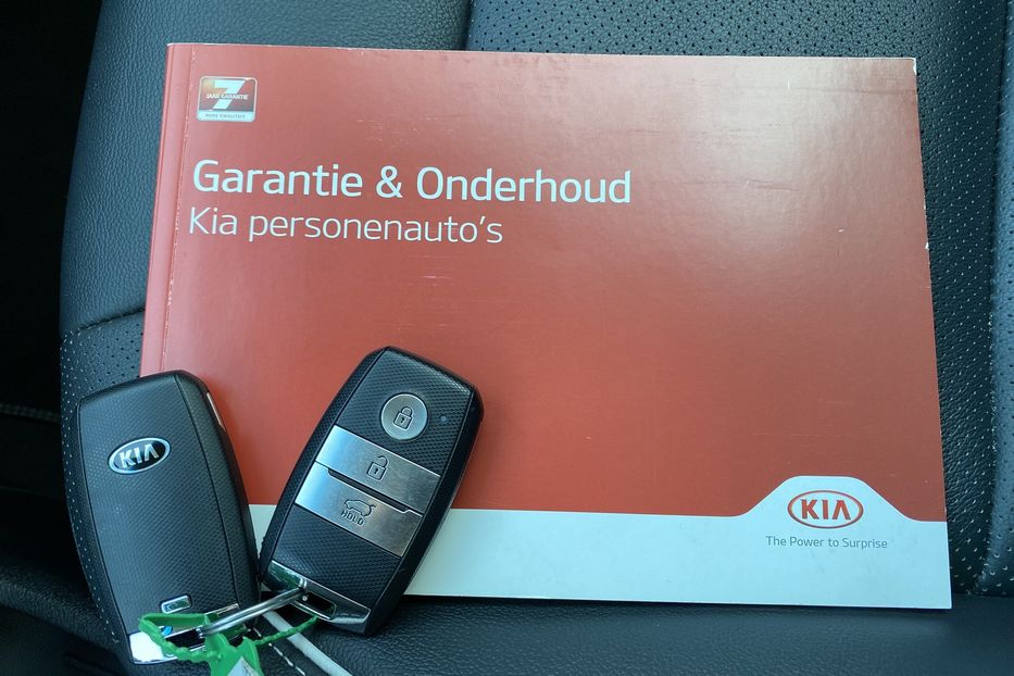 Продам Kia Niro 64 kWh Макс. комплектація 2020 года в Львове