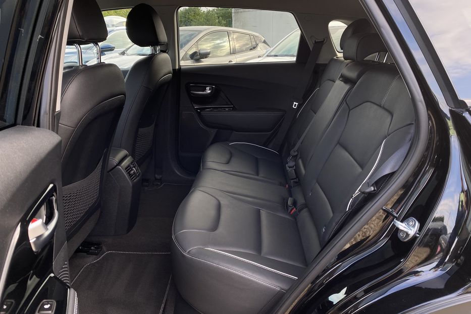 Продам Kia Niro 64 kWh Макс. комплектація 2020 года в Львове